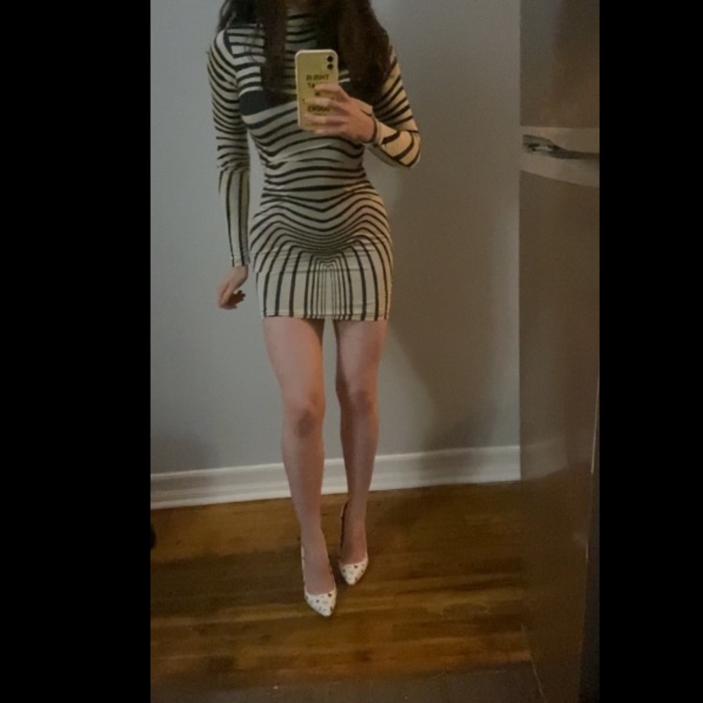 Body contour black and white dress